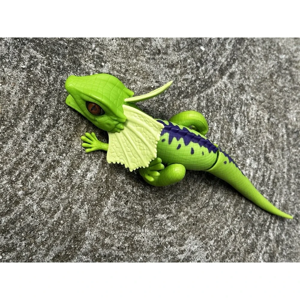Zuru Battery Operated Green Frilled Lizard Toy